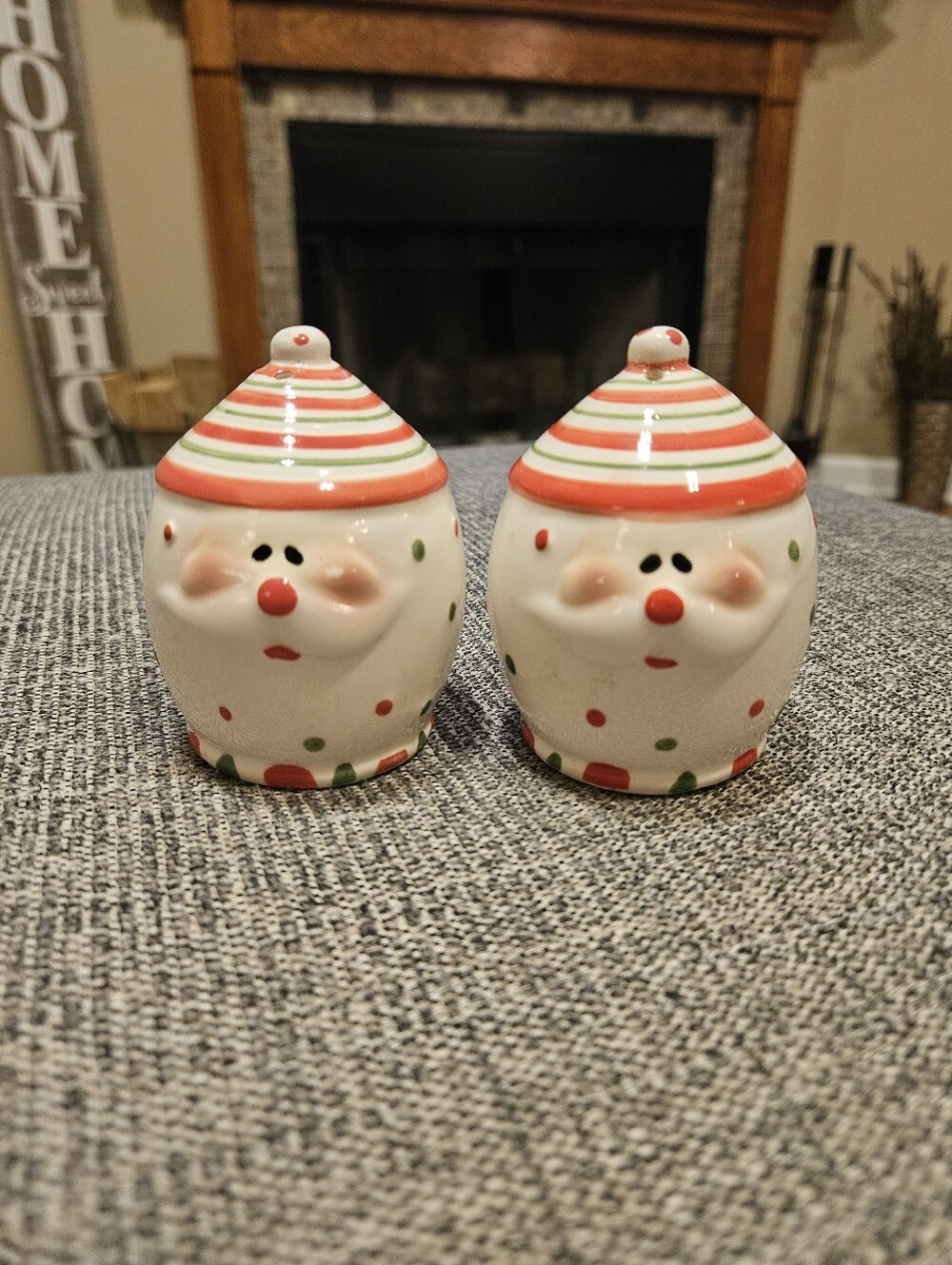 Pair Of Ceramic Holiday Santa Head Salt & Pepper Shakers